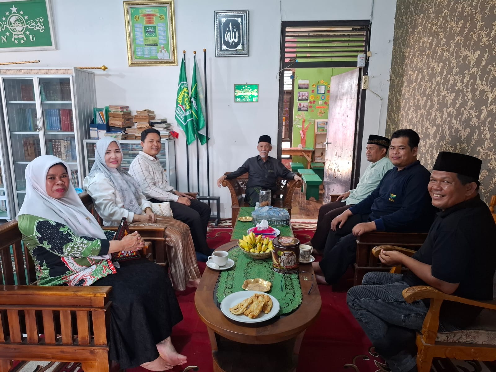 Pengurus MUI Kota Bandar Lampung Kunjungi KH. Hafidhuddin Hanif: Dukungan dan Doa untuk Kesembuhan