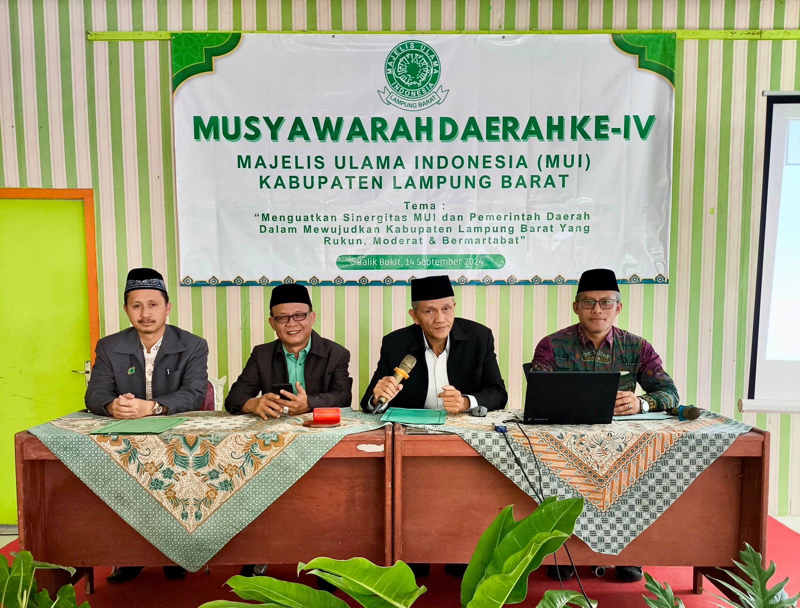 KH. Pairozi Terpilih Sebagai Ketua Umum MUI Kabupaten Lampung Barat pada MUSDA IV