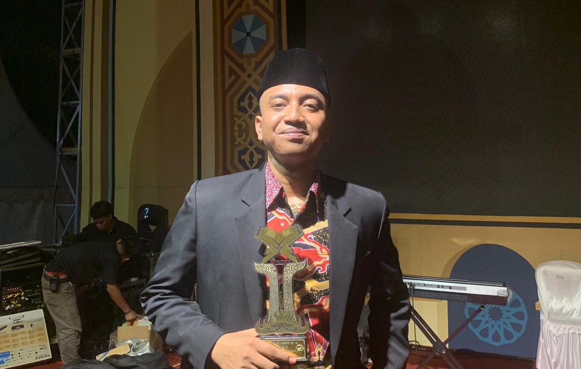 Roisa Mustakim, Mahasiswa Fakultas Syariah UIN Raden Intan Lampung, Raih Juara 2 MTQ Cabang Makalah Al-Qur’an Putra