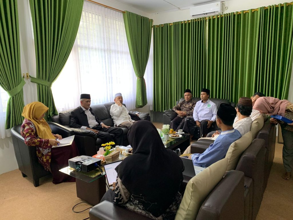 Bahas Standar Sertifikasi Penyembelihan Halal, LPPOM dan Komisi Fatwa MUI Lampung Gelar Rapat