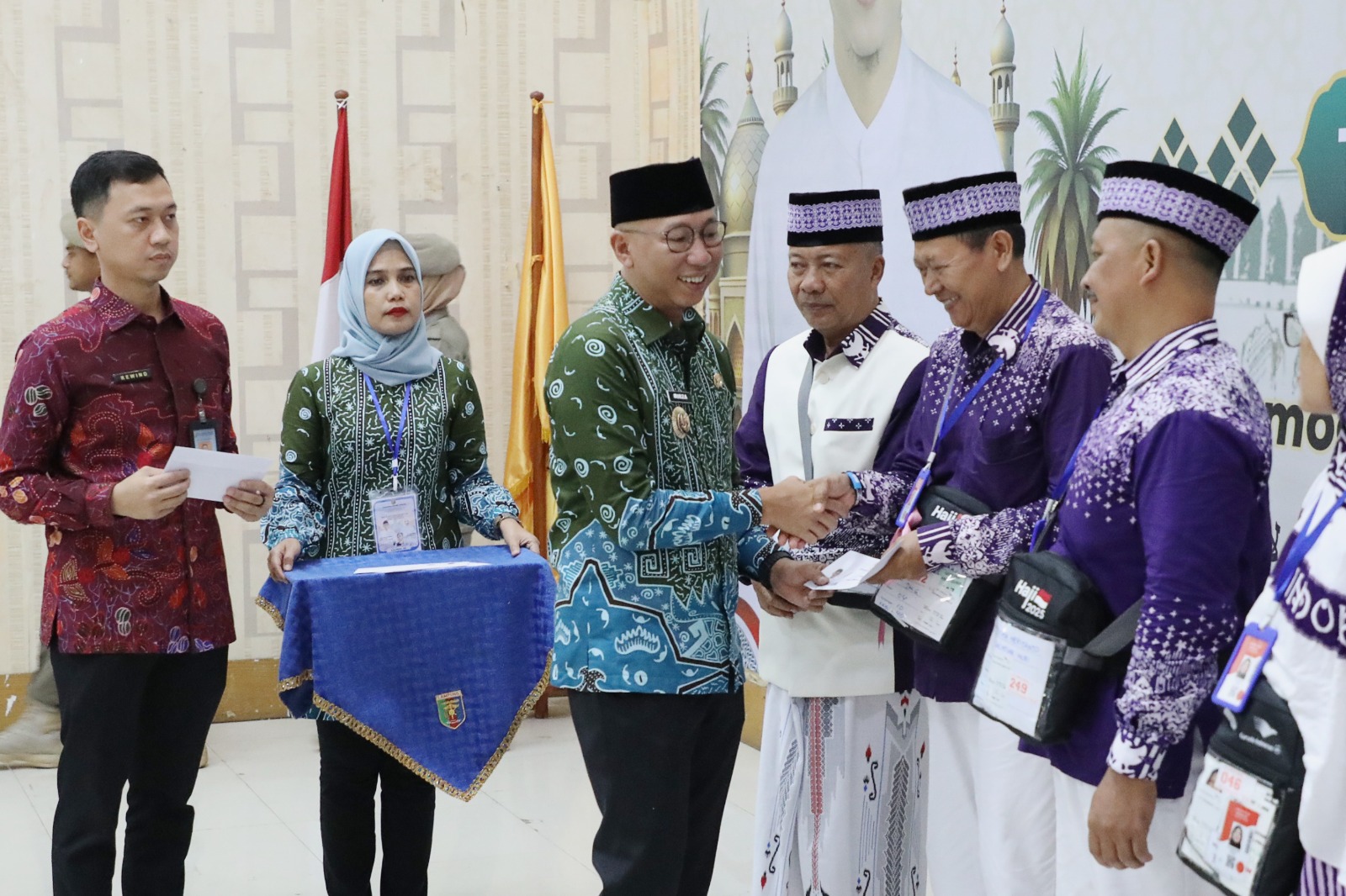Gubernur Mirza Lepas Kloter Pertama Haji Lampung 2025