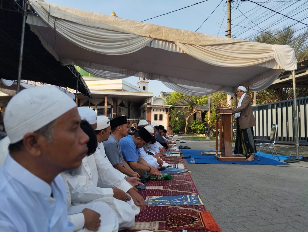 Ketua MUI Lampung Pimpin Sholat Idul Adha di Masjid Al-Firdaus: Ingatkan bahwa Qurban Bukan Pamer, Haji Butuh Panggilan Ilahi