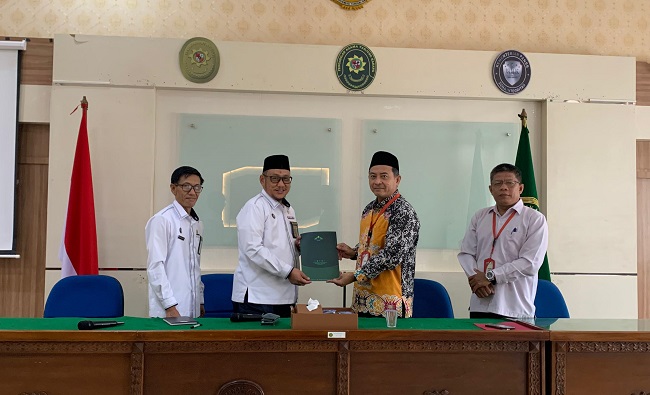 Fakultas Syariah UIN Raden Intan Lampung Serahkan Mahasiswa PPS ke Pengadilan Agama Kelas I A Tanjungkarang