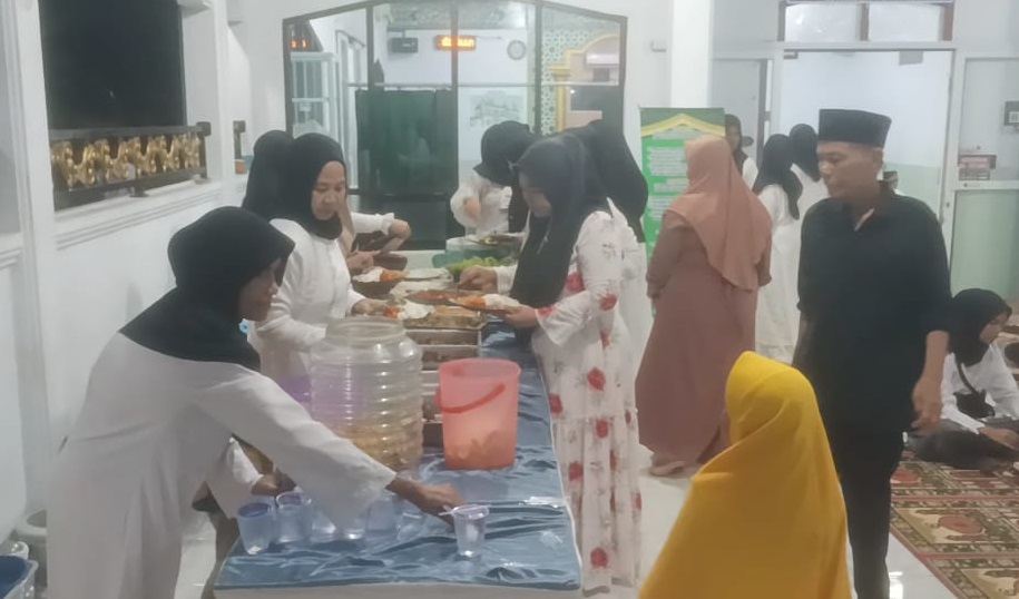 Peran Gender dalam Merespon Tradisi Lokal di Masjid Darul Hidayah