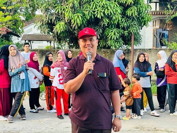H. Wahyudi, M.Pd.I, Ketua RT 09: Semangat Merah Putih Berkibar di Jalan Sehat Warga