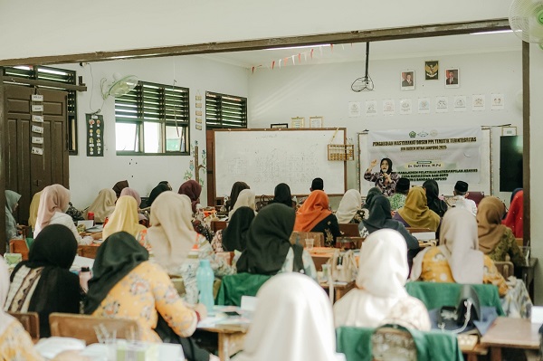 Tingkatkan Literasi Numerasi, Dosen UIN Raden Intan Lampung Gelar Pelatihan Abacus untuk Guru MIN