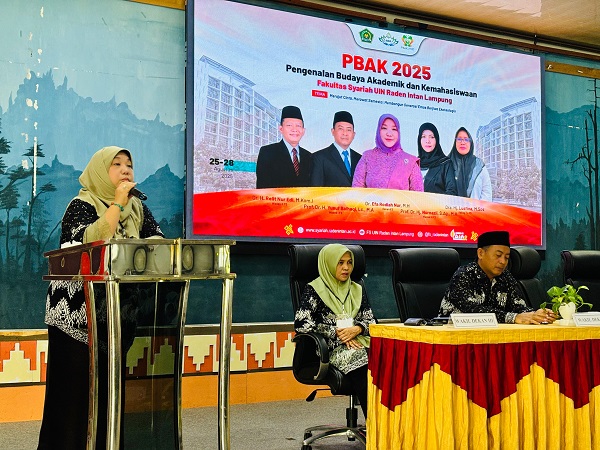 Dekan Fakultas Syariah Dr. Efa Rodiah Nur, M.H. Ajak Mahasiswa Baru Hidupkan Kurikulum Berbasis Cinta (KBC)