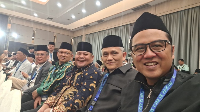 Otoritas Ulama vs Algoritma: Siapa yang Menguasai Pikiran Generasi Digital?