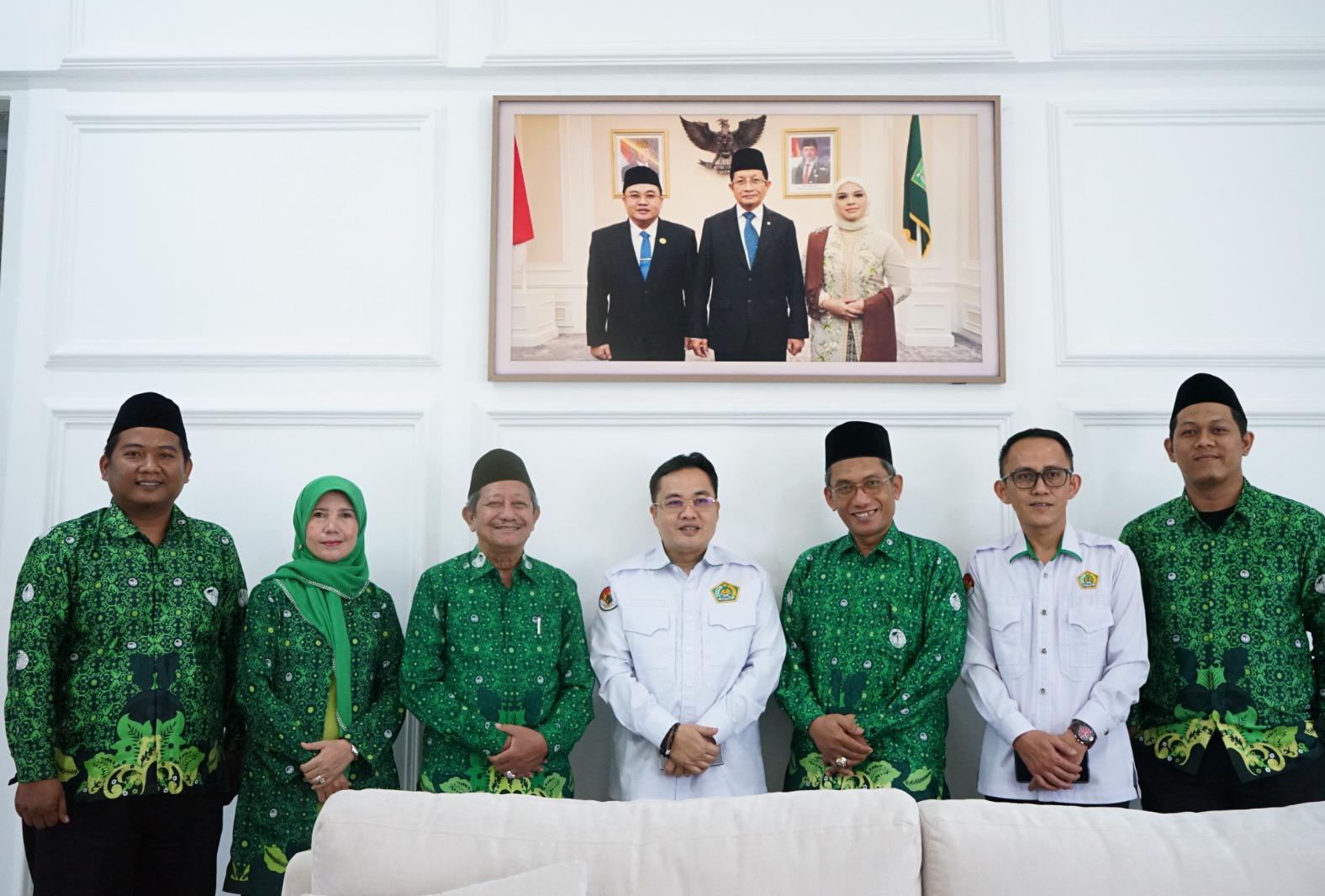 PW PERGUNU LAMPUNG DAN KANWIL KEMENAG LAMPUNG TANDATANGANI MoU: SINERGI PERKUAT PENDIDIKAN, PENELITIAN, DAN ADVOKASI GURU
